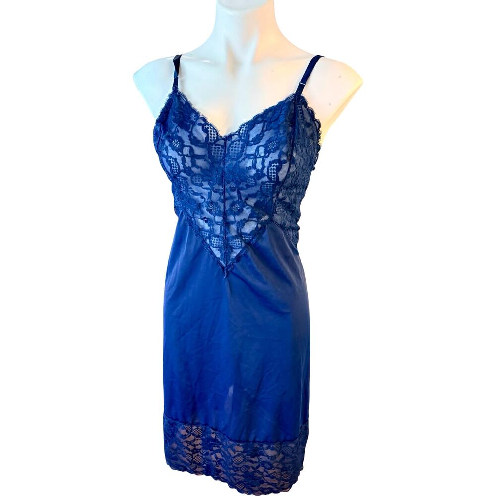 Vintage Vanity Fair Nylon Slip 1970s Lace Bodice Sweetheart Neckline Size 38 - Picture 5 of 13